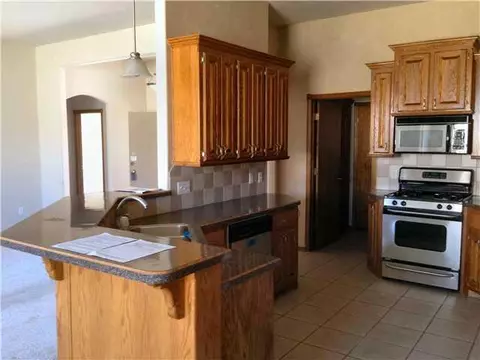 604 Allison Ln, Moore, OK 73160 photo 5