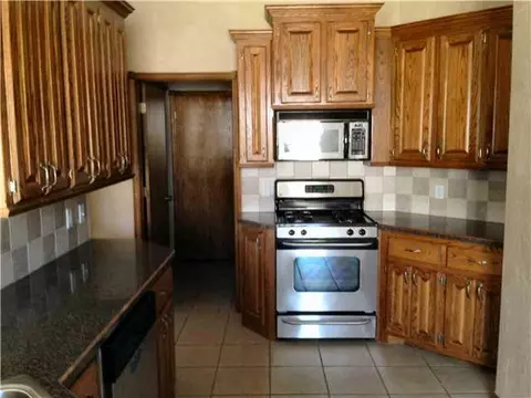 604 Allison Ln, Moore, OK 73160 photo 3