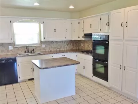 3508 N Thompkins Ave, Bethany, OK 73008 photo 3