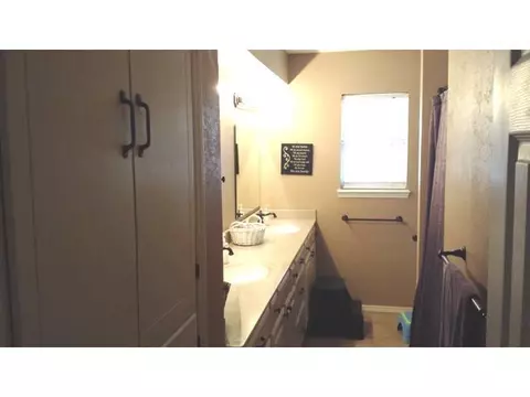 3508 N Thompkins Ave, Bethany, OK 73008 photo 9