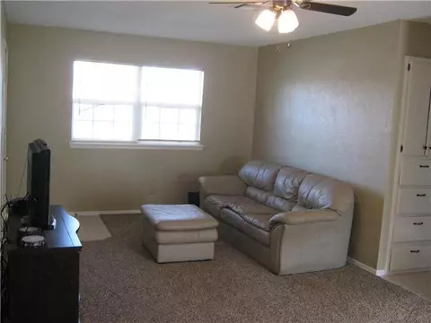 3301 E Noble Dr, Edmond, OK 73034 photo 15