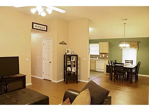 413 Apache Gate Dr, Yukon, OK 73099 photo 2