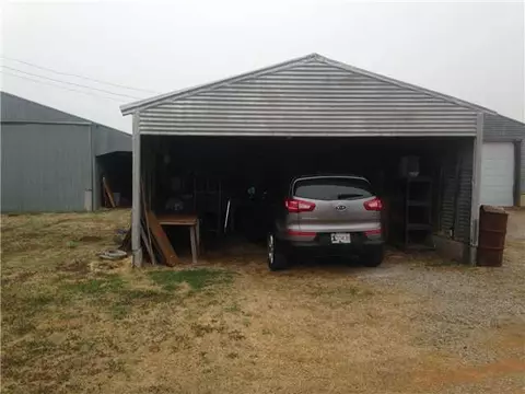 15906 Fishmarket Rd, Mcloud, OK 74851 photo 5