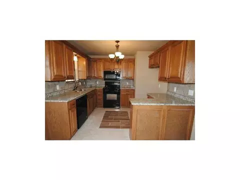 1400 Eagle Dr, Moore, OK 73160 photo 4