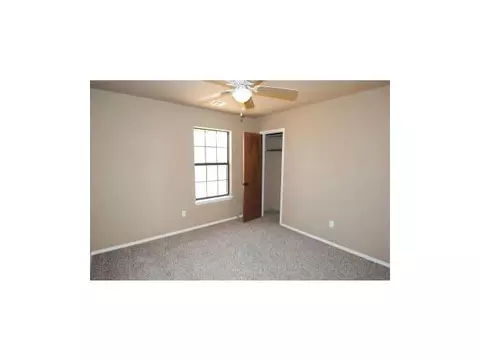 1400 Eagle Dr, Moore, OK 73160 photo 8
