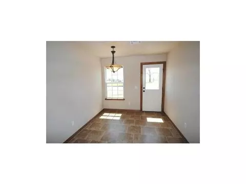 816 Eric Cir, Moore, OK 73160 photo 4