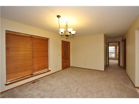 990 N Sara Rd, Tuttle, OK 73089 photo 3