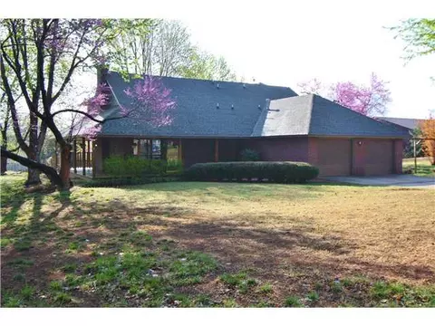 990 N Sara Rd, Tuttle, OK 73089 photo 1