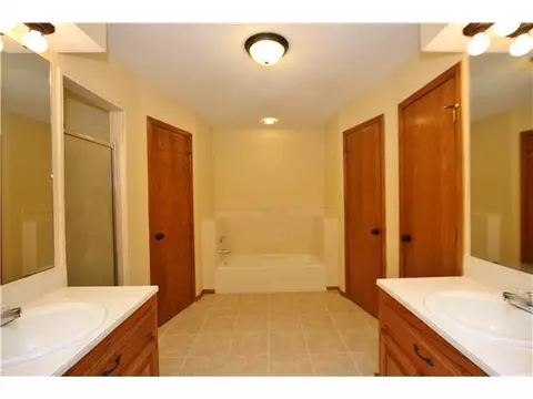 990 N Sara Rd, Tuttle, OK 73089 photo 12