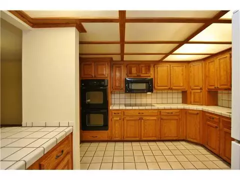 990 N Sara Rd, Tuttle, OK 73089 photo 8
