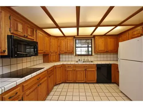 990 N Sara Rd, Tuttle, OK 73089 photo 7