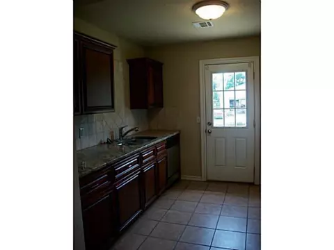 917 E 3rd, Cushing, OK 74023 photo 5