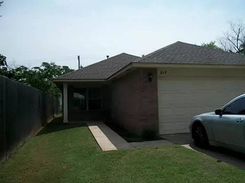 917 E 3rd, Cushing, OK 74023 photo 1