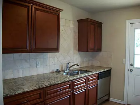 917 E 3rd, Cushing, OK 74023 photo 8