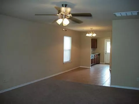 917 E 3rd, Cushing, OK 74023 photo 3