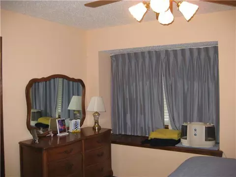 704 Wilkinson Dr, Moore, OK 73160 photo 10