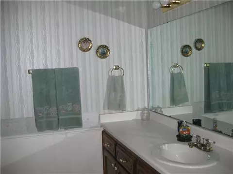 704 Wilkinson Dr, Moore, OK 73160 photo 16