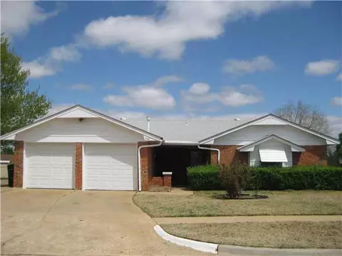 704 Wilkinson Dr, Moore, OK 73160 photo 1