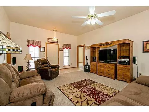 2001 Sarah Ln, Moore, OK 73160 photo 5