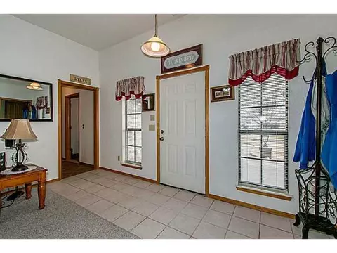 2001 Sarah Ln, Moore, OK 73160 photo 3