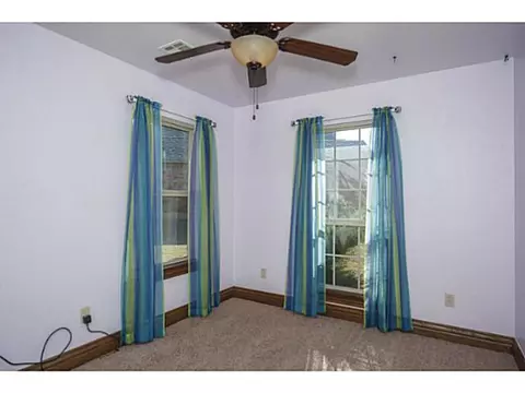 Undisclosed, Moore, OK 73160 photo 14