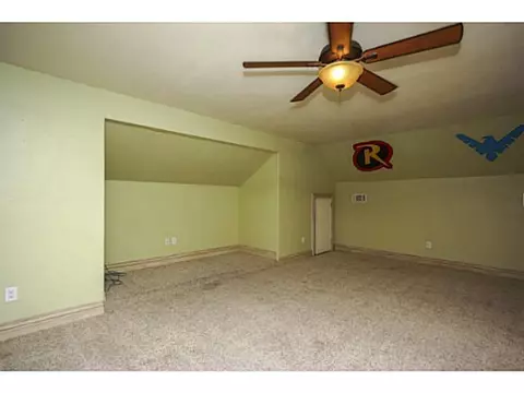 Undisclosed, Moore, OK 73160 photo 17