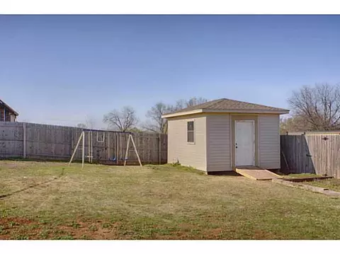 Undisclosed, Moore, OK 73160 photo 19