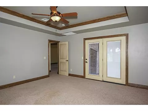 Undisclosed, Moore, OK 73160 photo 9