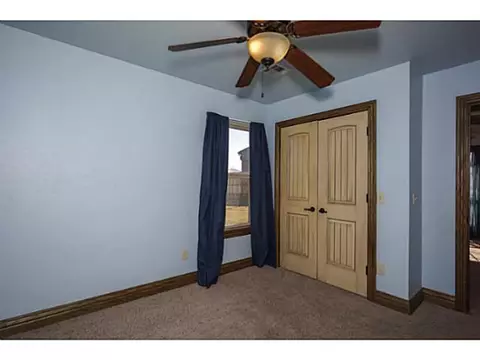 Undisclosed, Moore, OK 73160 photo 15