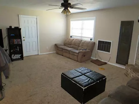 129 E 21st St, Edmond, OK 73013 photo 3