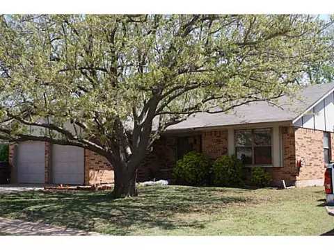 916 David Rd, Moore, OK 73160 photo 1