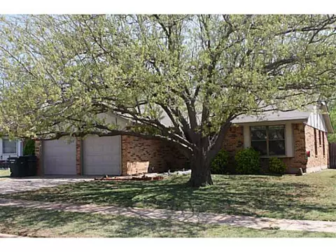 916 David Rd, Moore, OK 73160 photo 2