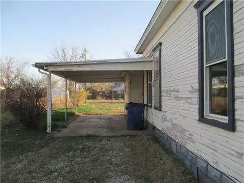 1609 E Perkins Ave, Guthrie, OK 73044 photo 2