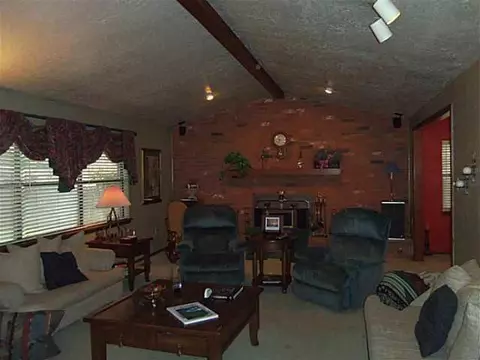 3926 Pine Tree Cir, Norman, OK 73072 photo 2