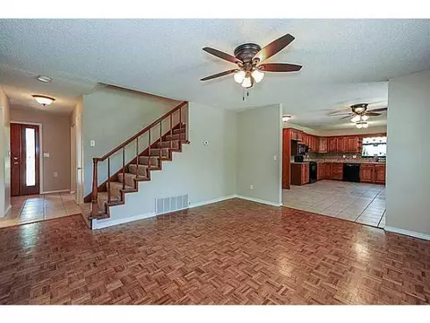 3901 E 32nd St, Edmond, OK 73013 photo 4