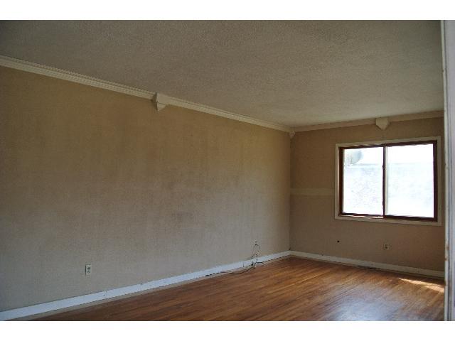 400 S Main St, Mcloud, OK 74851 photo 4