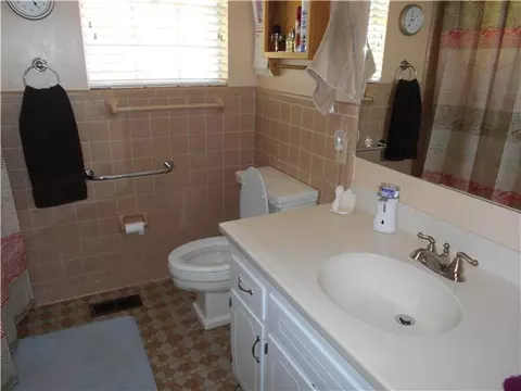 8024 NW 36th St, Bethany, OK 73008 photo 10