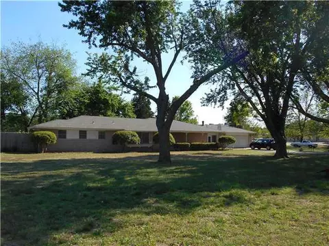 8024 NW 36th St, Bethany, OK 73008 photo 2