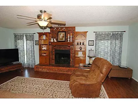 2609 Sequoyah Ave, Moore, OK 73160 photo 2