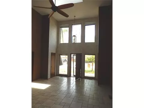 205 Wellington Ln, Moore, OK 73160 photo 2
