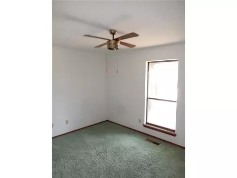 205 Wellington Ln, Moore, OK 73160 photo 9