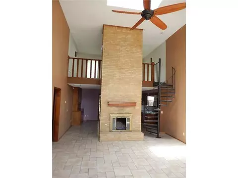 205 Wellington Ln, Moore, OK 73160 photo 3