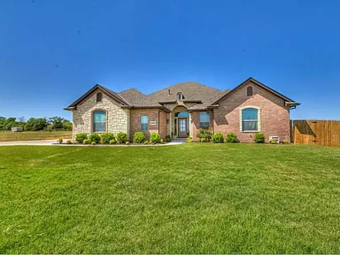 19903 Aaron Dr, Harrah, OK 73045 photo 1