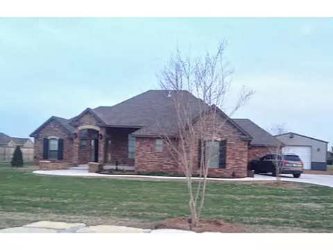 4606 Riverside Dr, Tuttle, OK 73089 photo 1