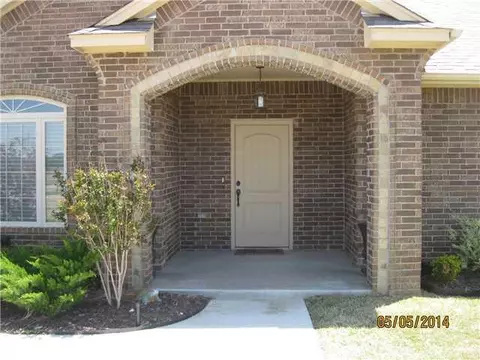 282 Hillside Dr, Harrah, OK 73045 photo 2