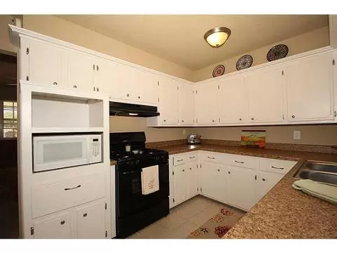 502 Fox Ave, Moore, OK 73160 photo 6