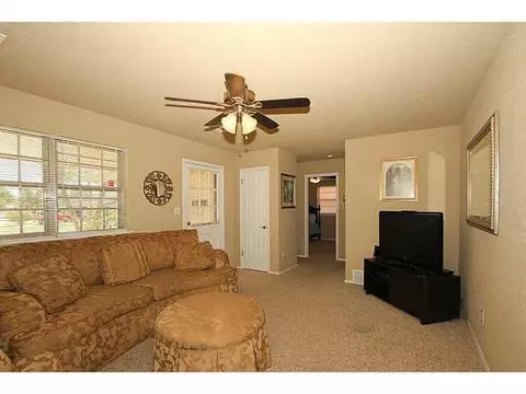 502 Fox Ave, Moore, OK 73160 photo 4