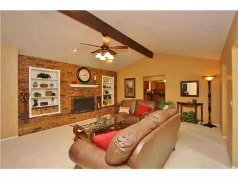 619 Deano Dr, Tuttle, OK 73089 photo 5