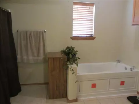 1002 S Czech Hall Rd, Tuttle, OK 73089 photo 11