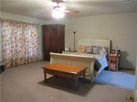 1002 S Czech Hall Rd, Tuttle, OK 73089 photo 9